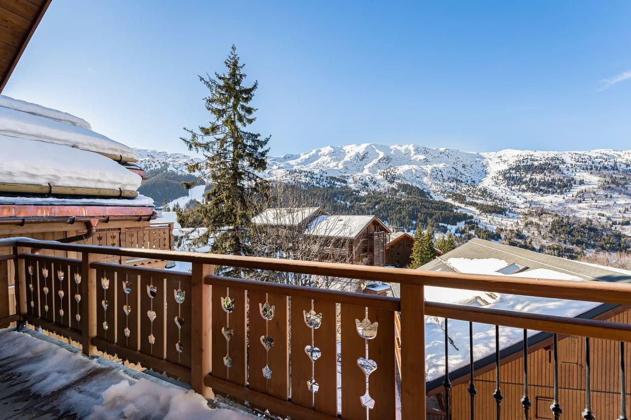 Elegant Alpine Retreat:Modern Design, Scenic View photo 5