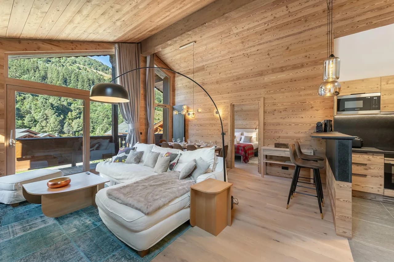 Sunny Alpine Apartment With Fireplace Near Slopes