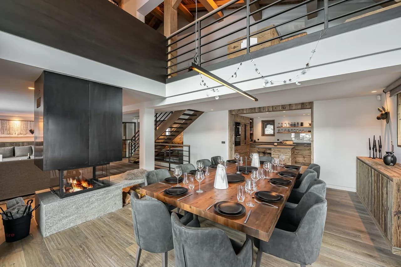 Luxurious Chalet With Ski-in/ski-out Access photo 3