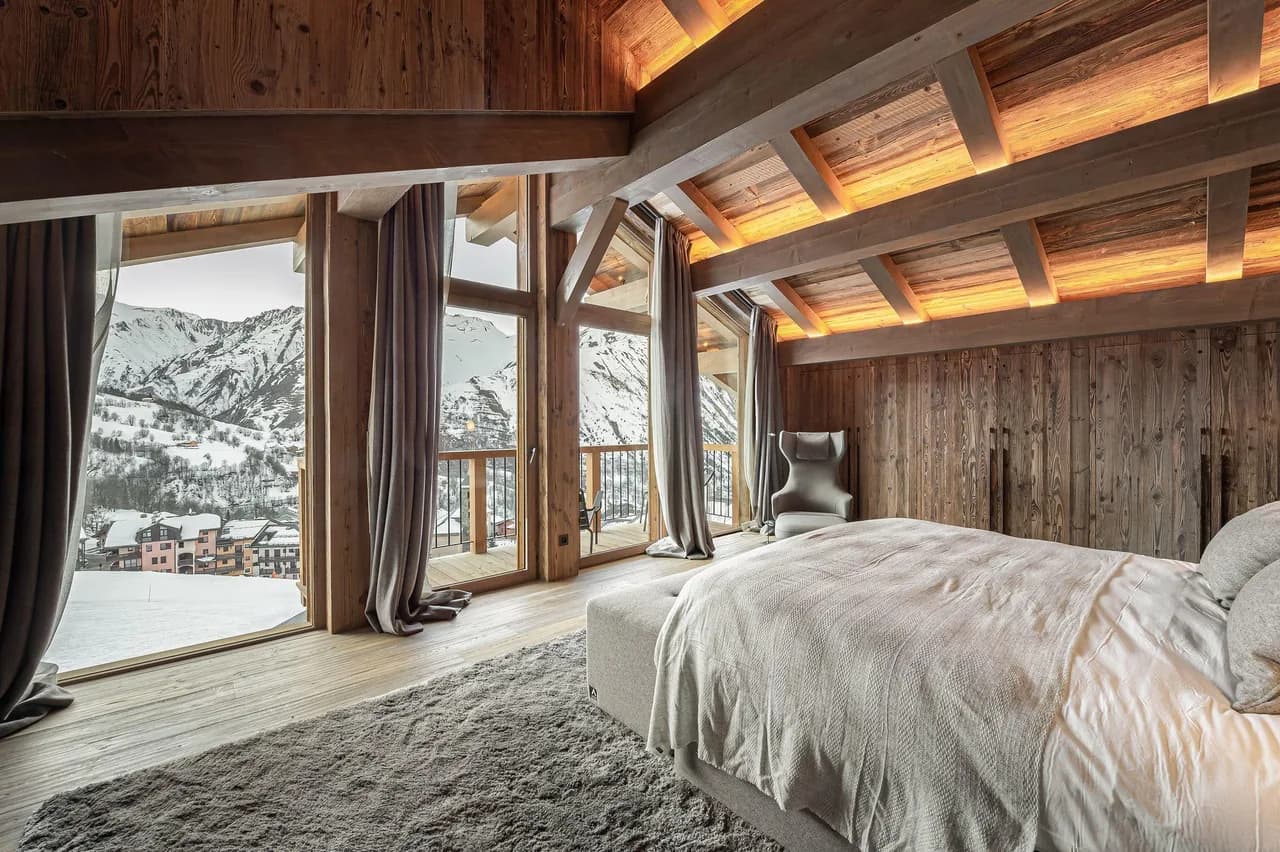 Luxurious Chalet With Ski-in/ski-out Access photo 4