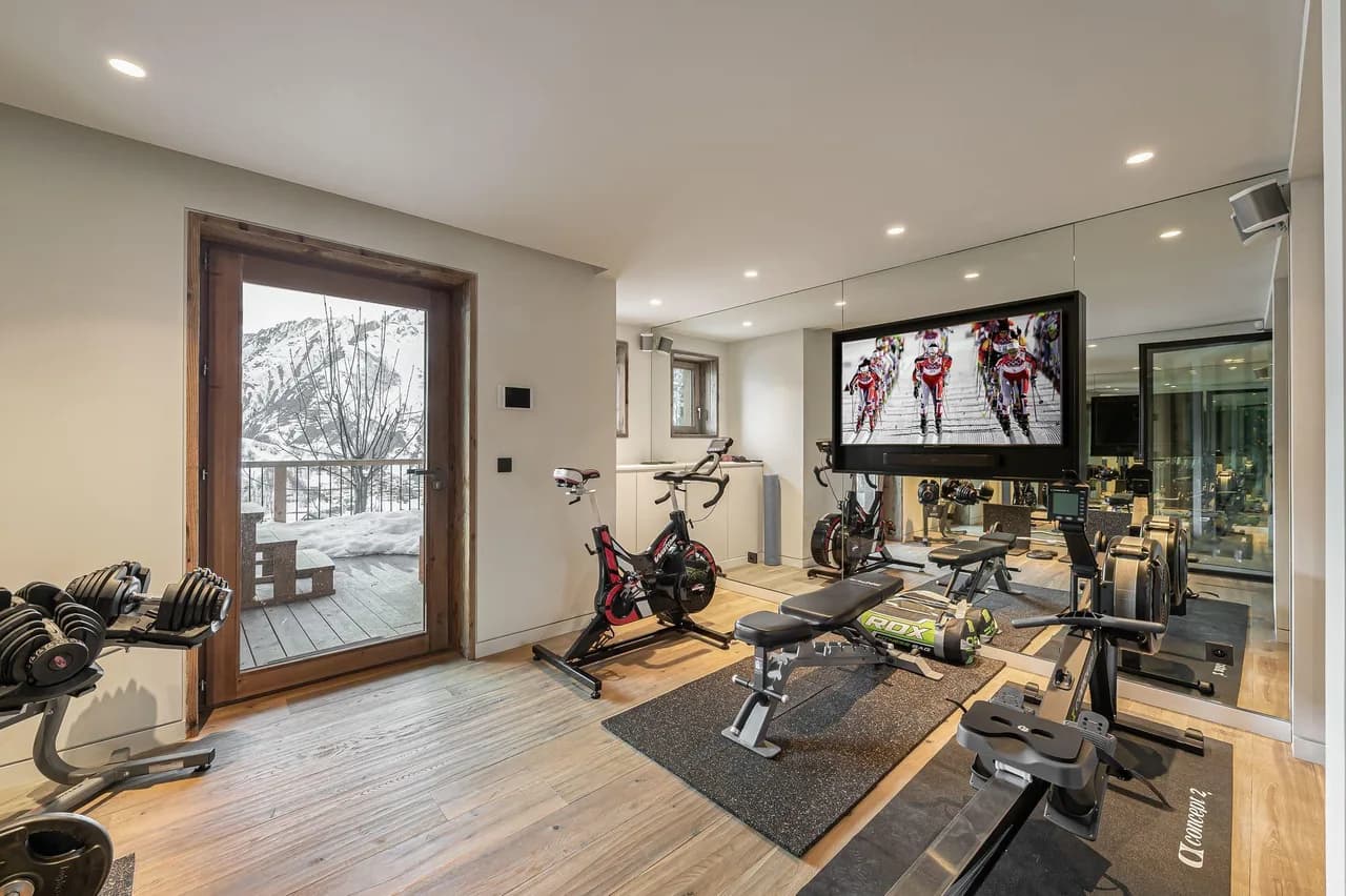 Luxurious Chalet With Ski-in/ski-out Access photo 5