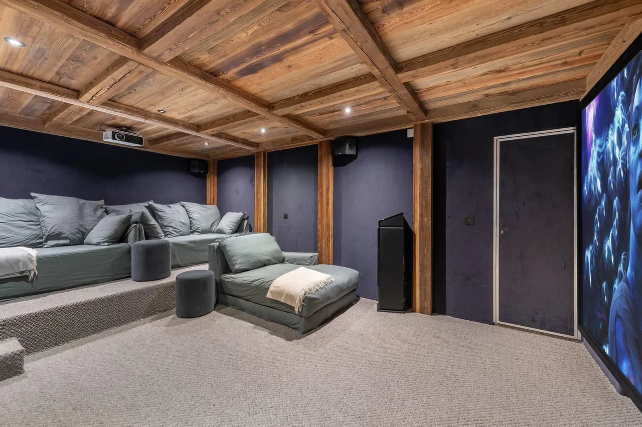 Spacious Chalet Near Slopes For Large Families photo 4