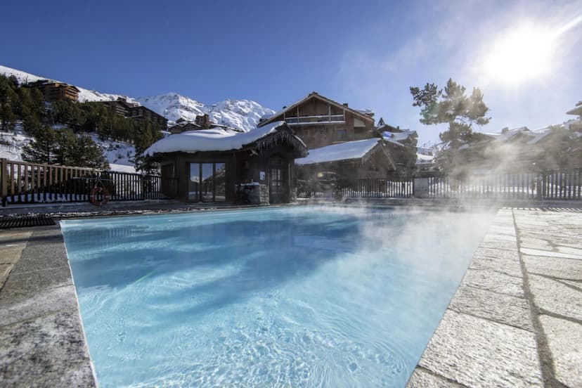 Alpine Retreat With Pool: Ski-in, Swim & Relax