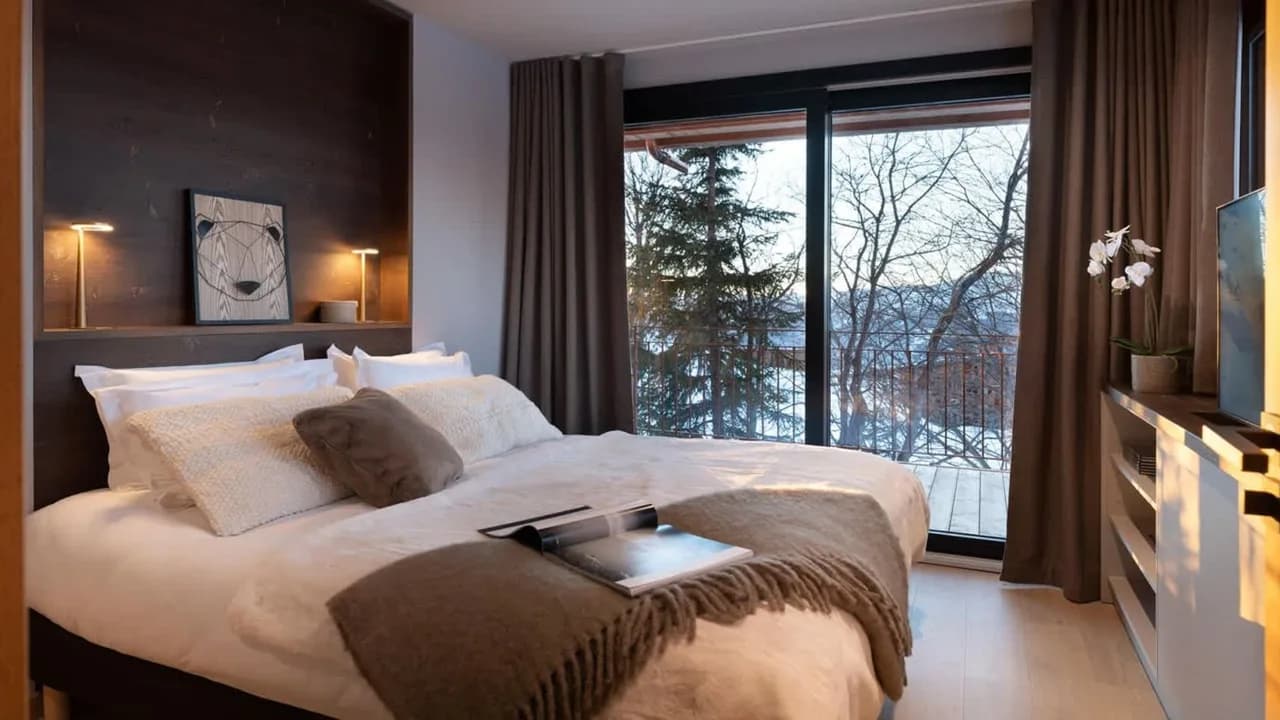 Luxury Alpine Chalet With Indoor Pool & Views photo 2