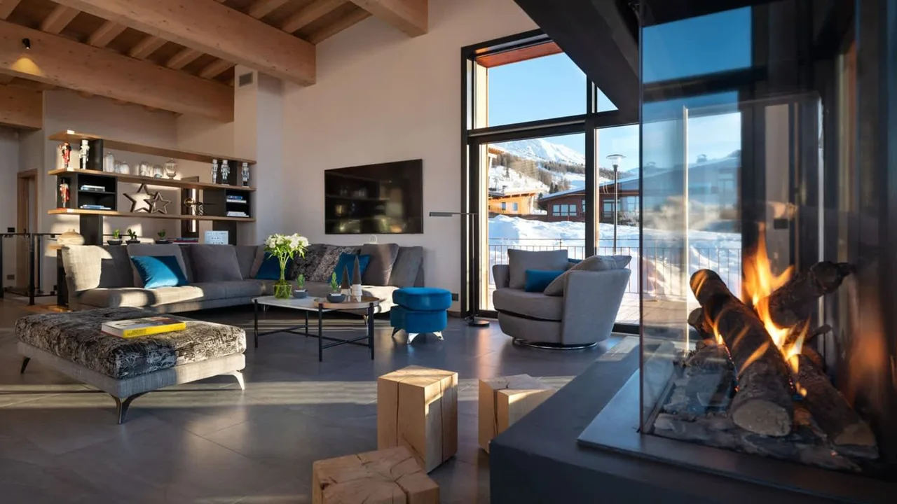 Luxury Alpine Chalet With Indoor Pool & Views photo 3
