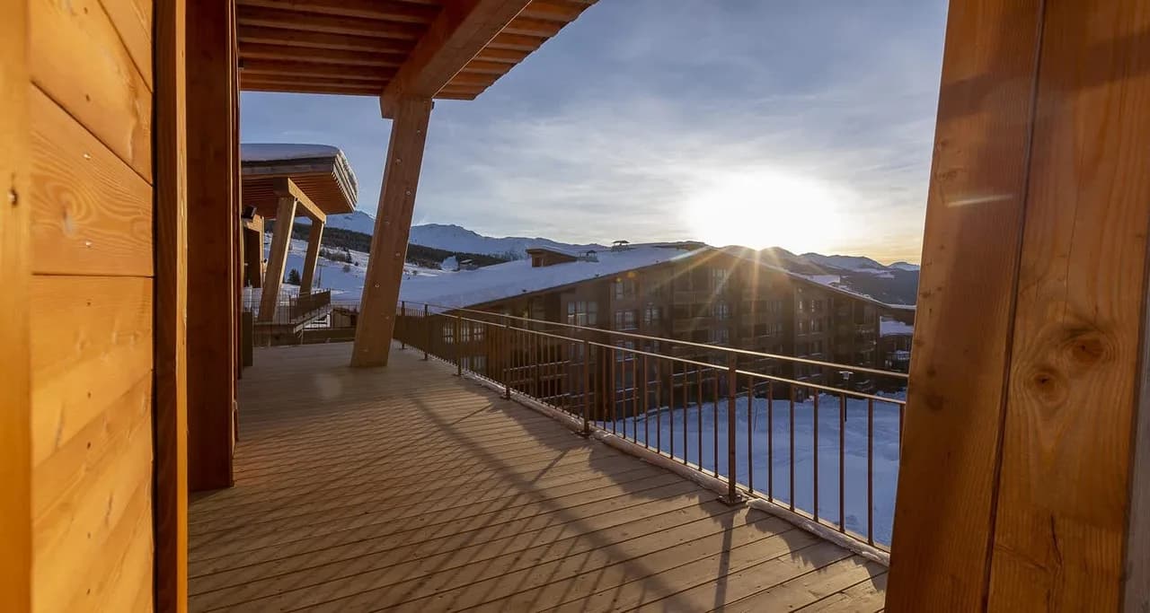 Luxury Chalet Escape With Panoramic Bliss photo 5