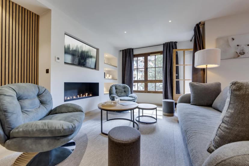 Luxurious Duplex With Pool Access In Arc 1950
