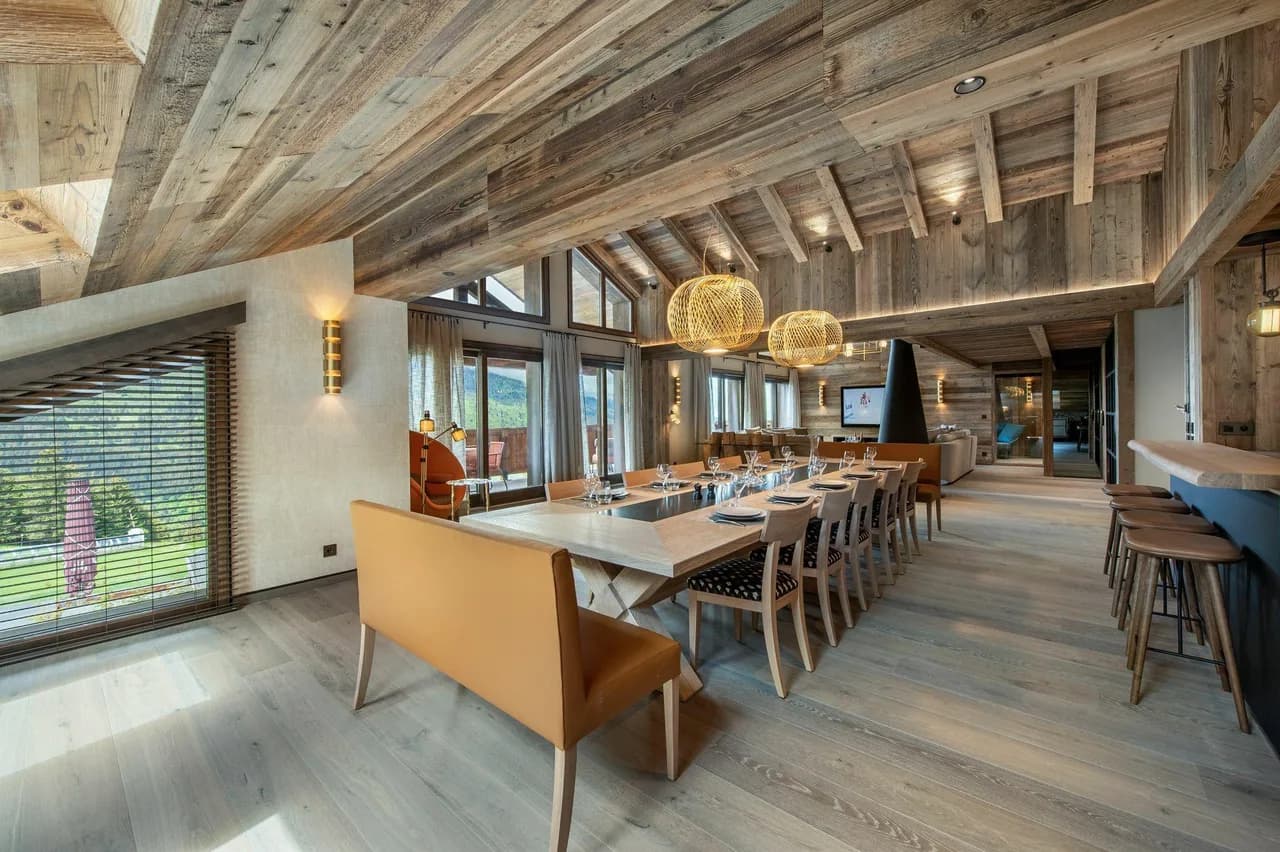 Stunning Alpine Escape With Pool Table & Views photo 2