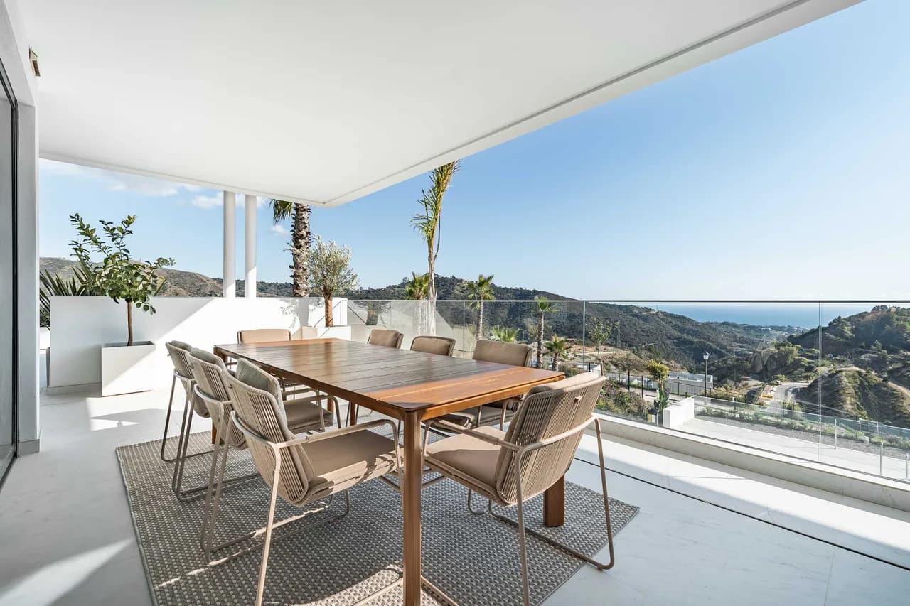 Luxury Modern Villa with Scenic Views in Marbella photo 3