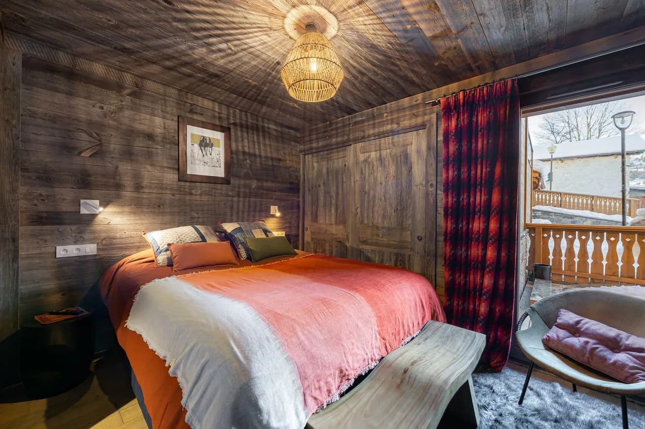 Charming Luxury Retreat Steps From Méribel Village photo 3