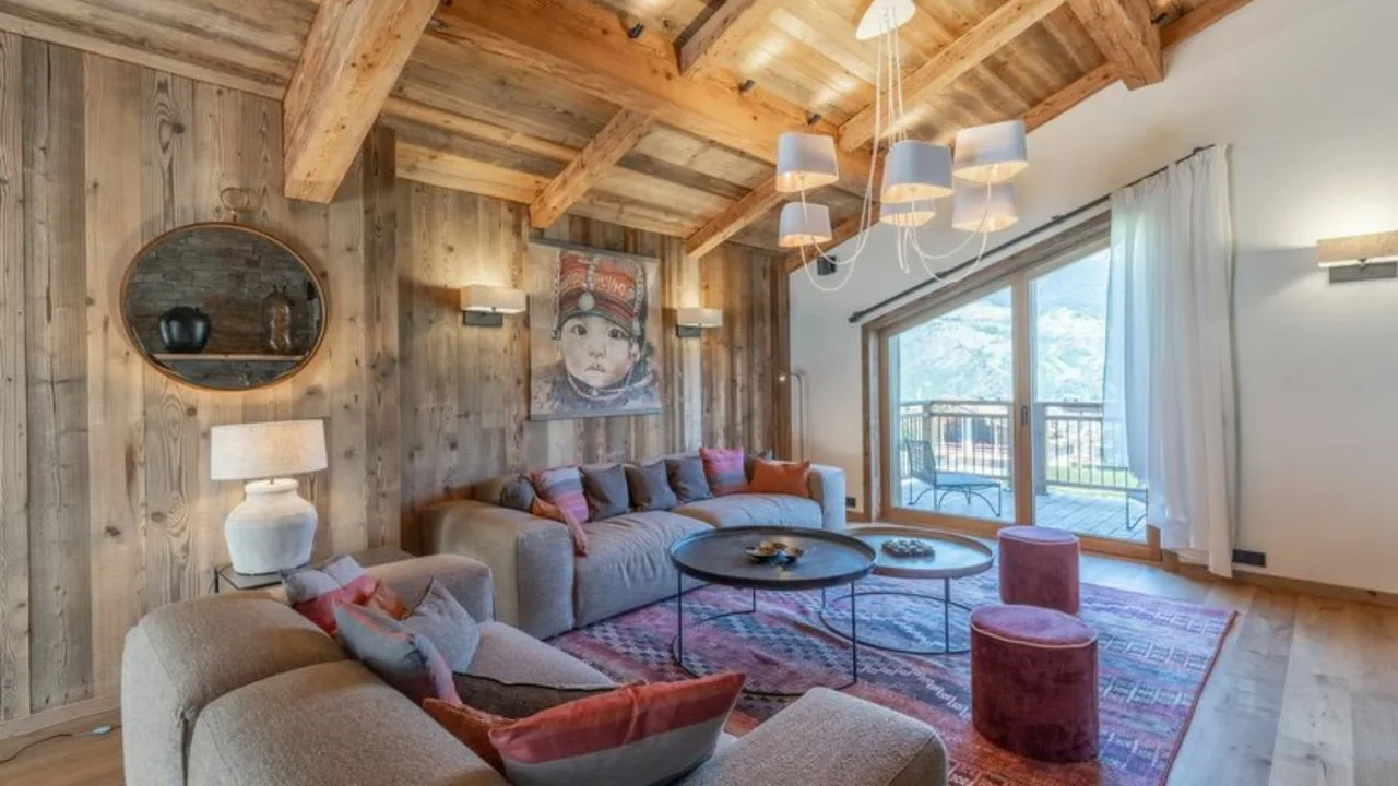Refined Courchevel Chalet Near Village Center photo 3