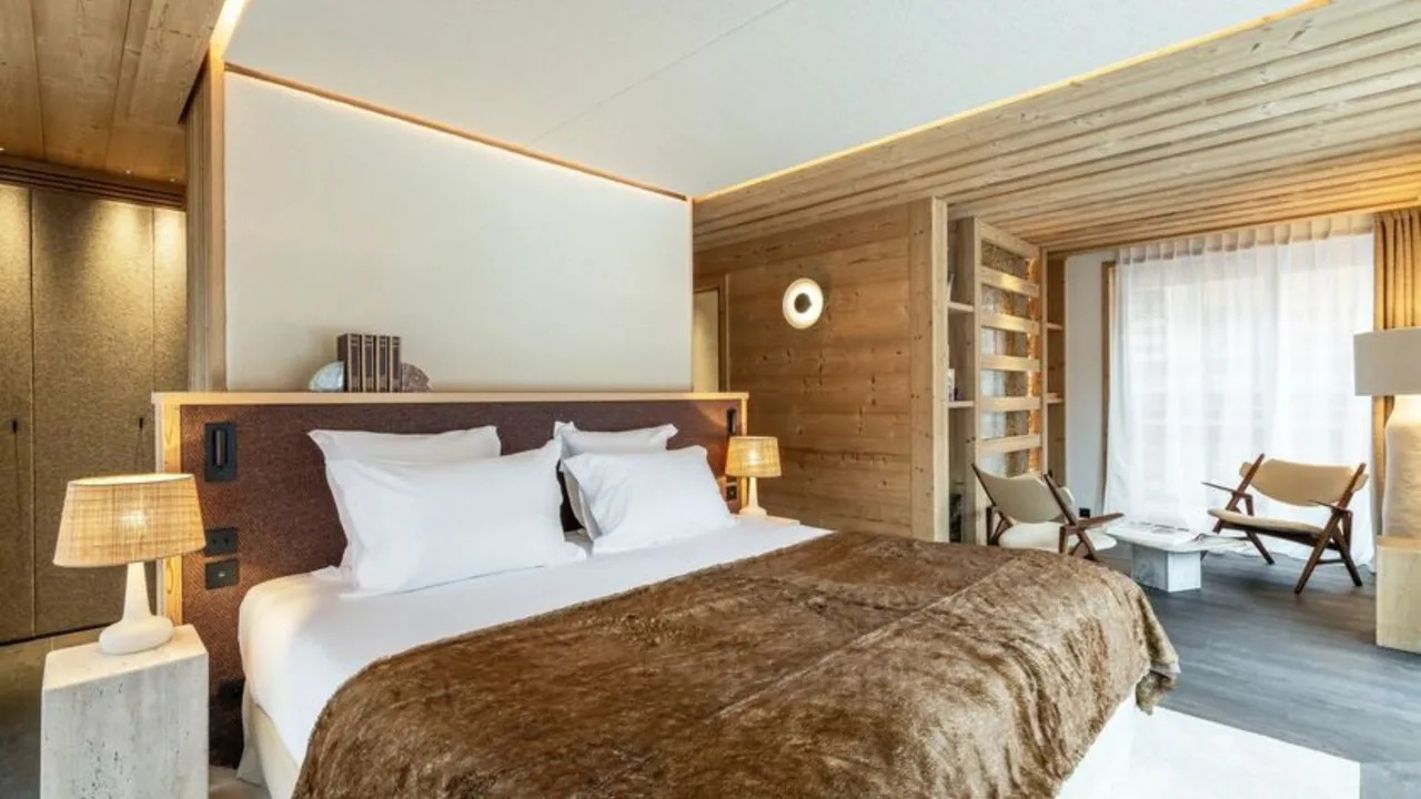 Luxury Retreat With Stunning Valley Scenery photo 3