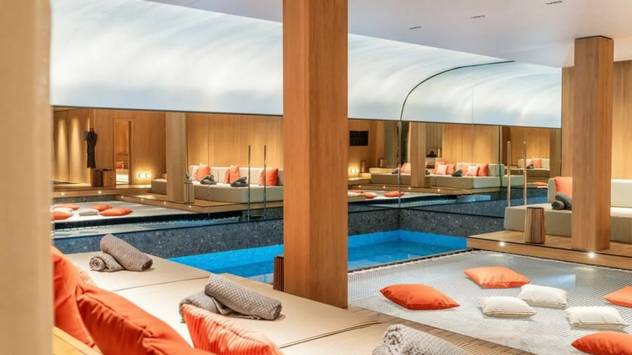Luxury Retreat With Stunning Valley Scenery photo 4