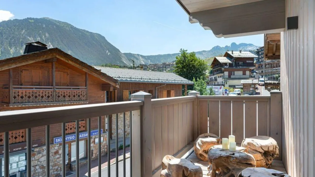 Chic Courchevel Getaway With Mountain Amenities photo 5