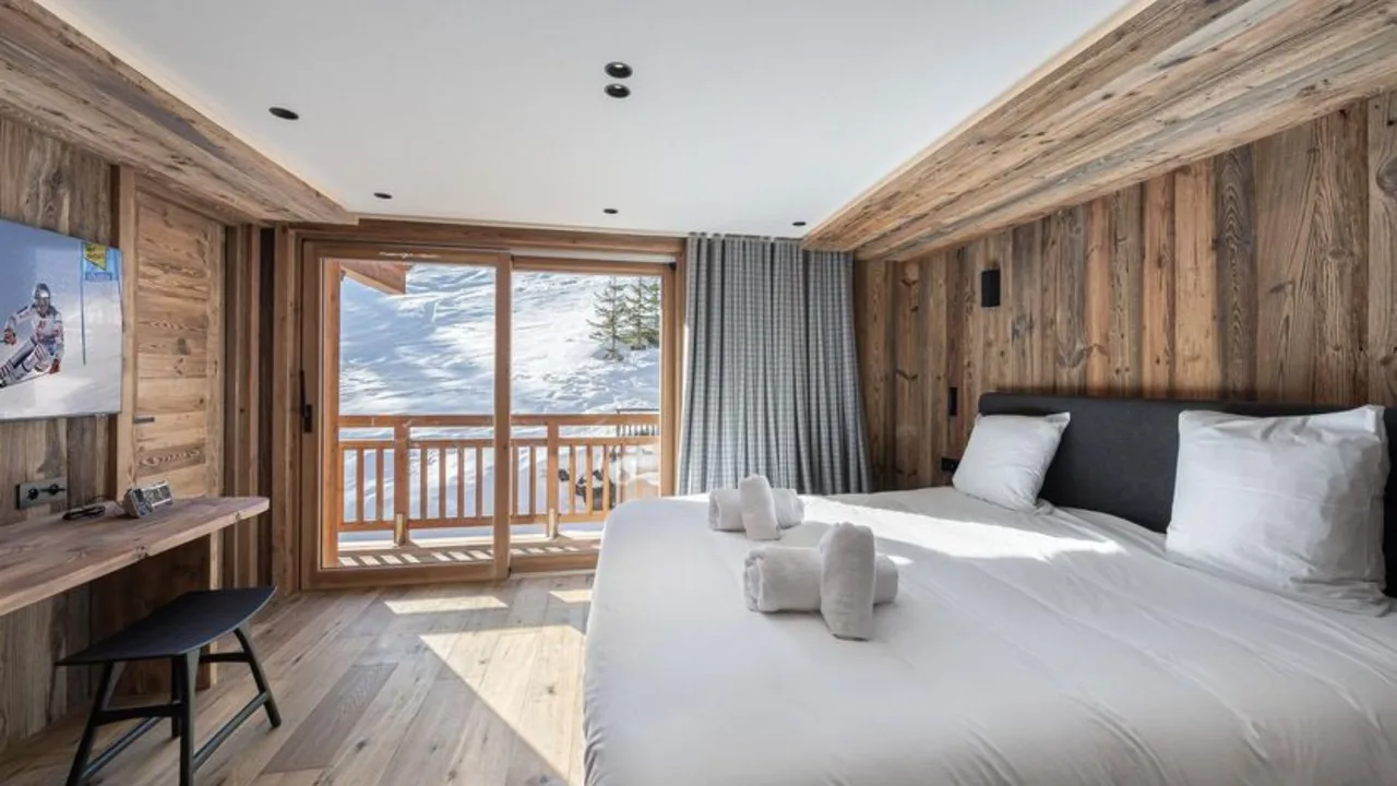 Elegant Getaway With Ski School Access photo 2