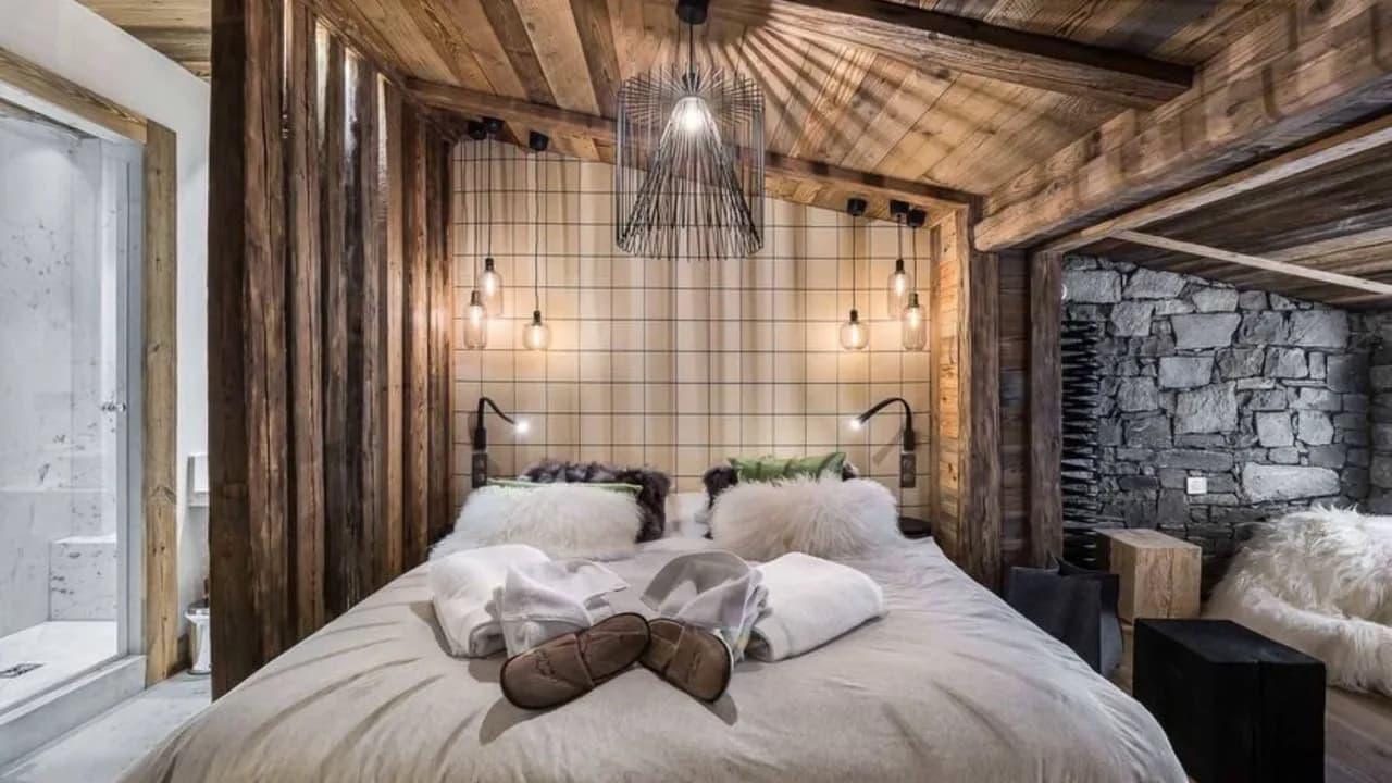 Lavish 4BR Apartment With Stunning Decor photo 2