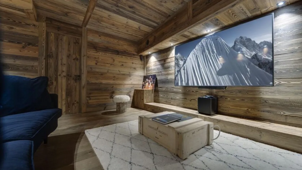 Luxurious Comfort in the Heart of Val photo 4