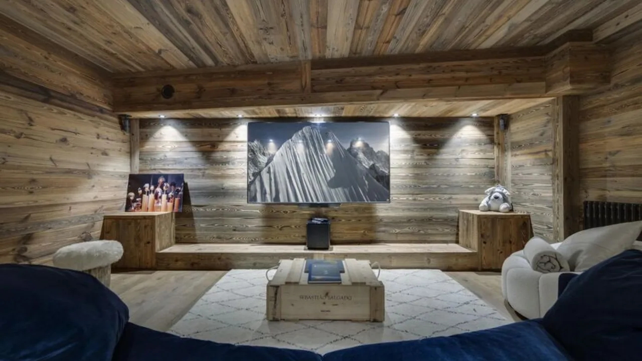 Luxurious Comfort in the Heart of Val photo 5