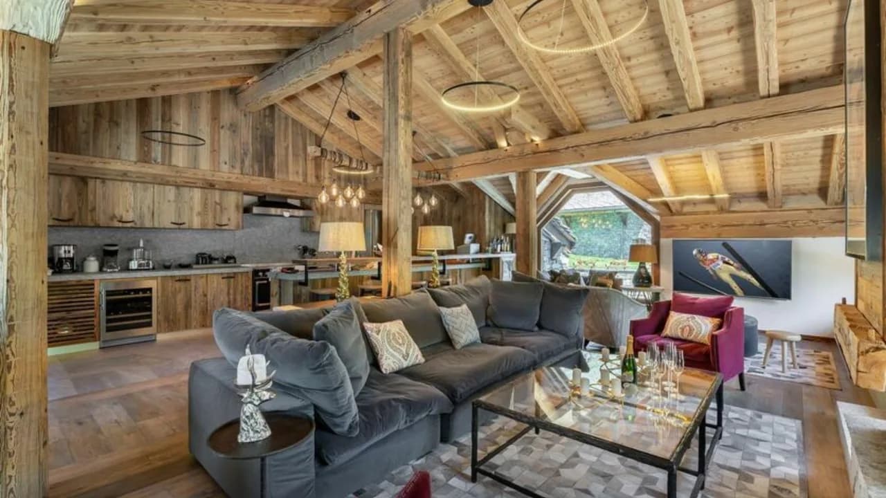Le Fornet Chalet With Hot Tub