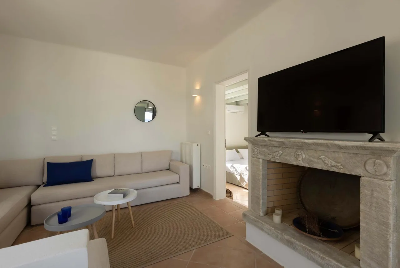 Elegant Villa Offering Unmatched Beachfront Views photo 5
