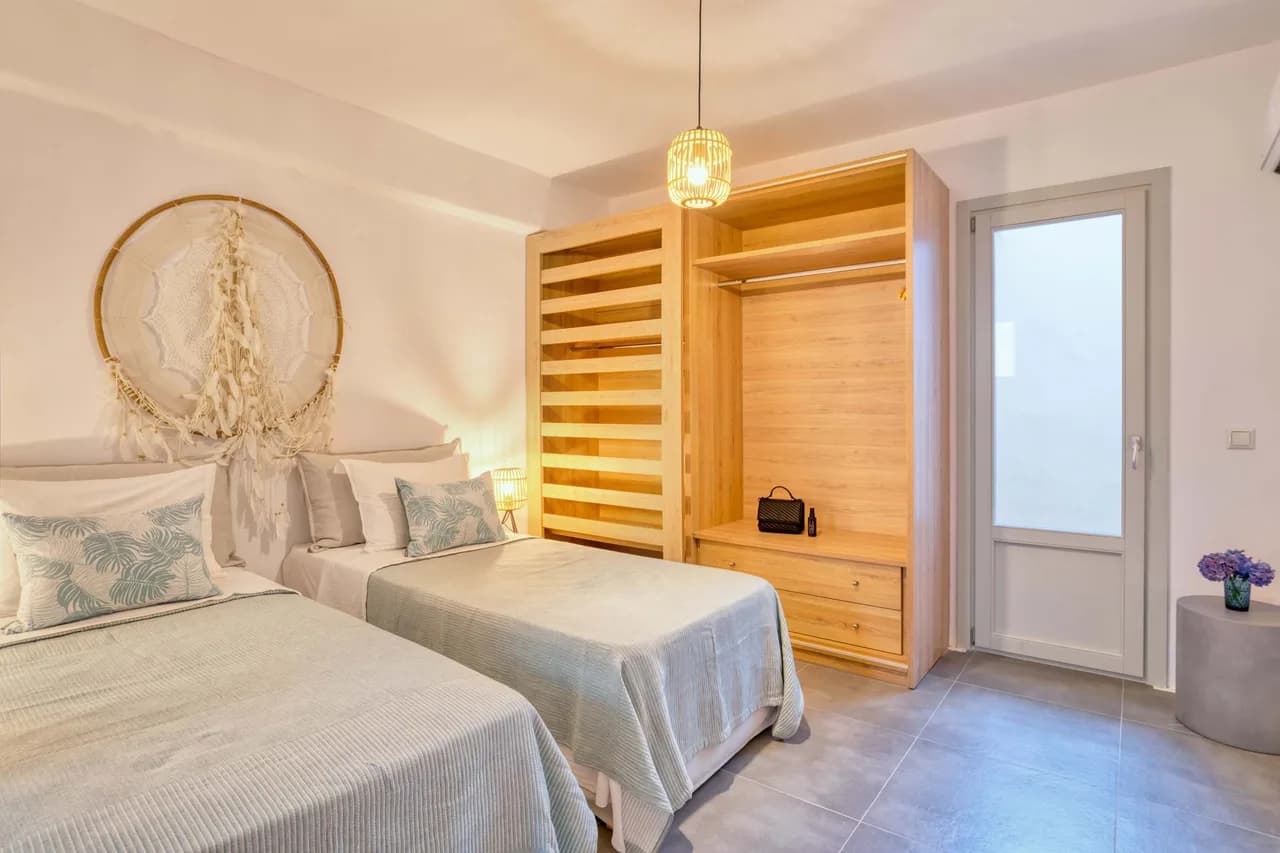 Cycladic Seafront Villa With Pool Terrace photo 3