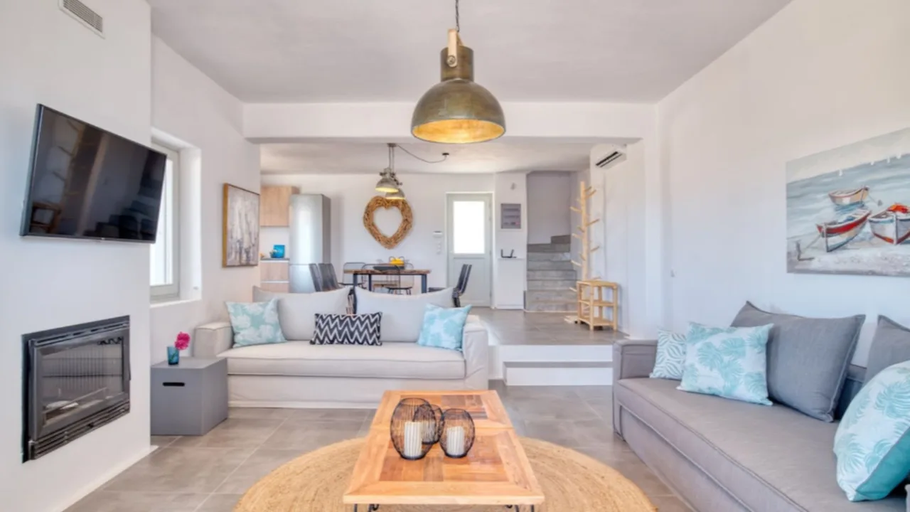 Cycladic Seafront Villa With Pool Terrace photo 4
