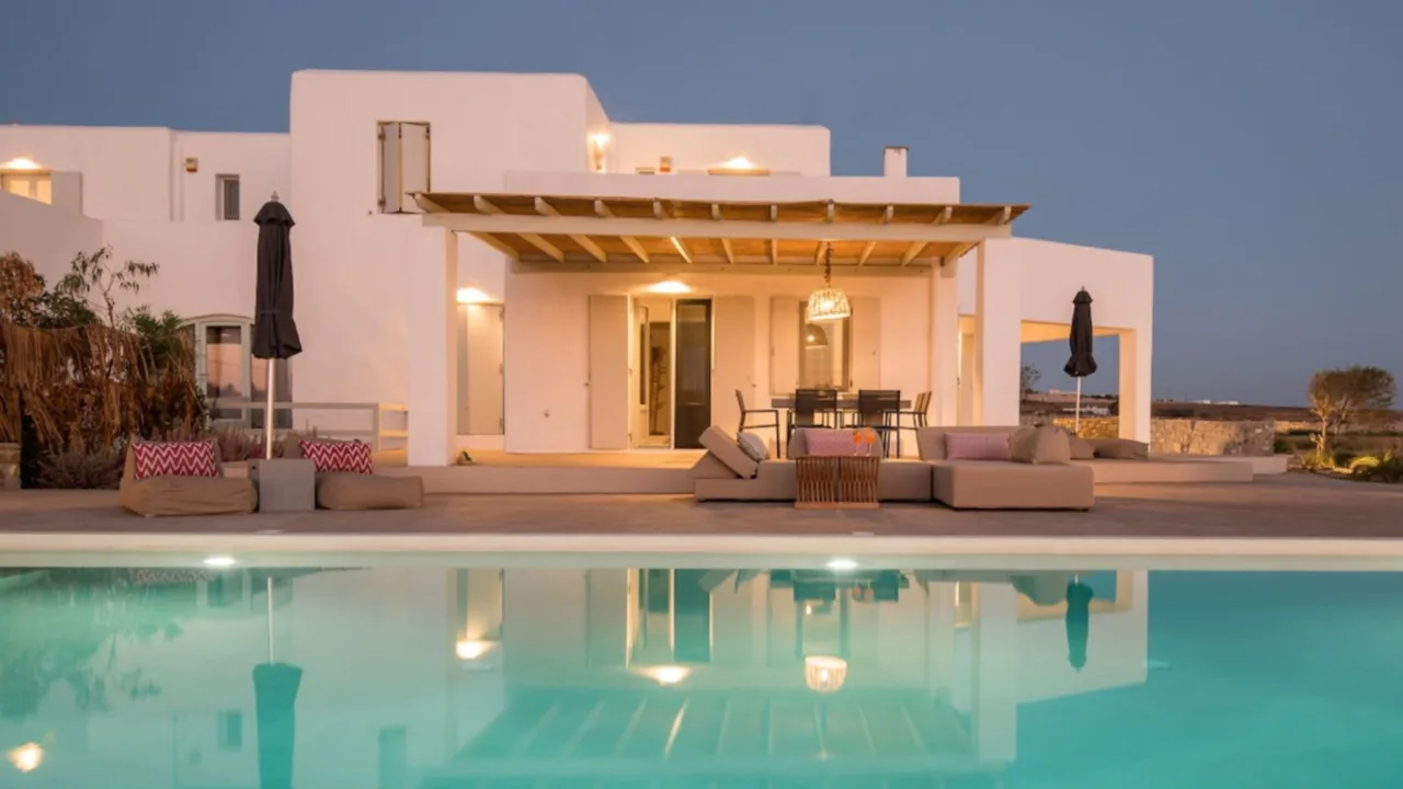 Seaside Boho Chic Villa With Pool