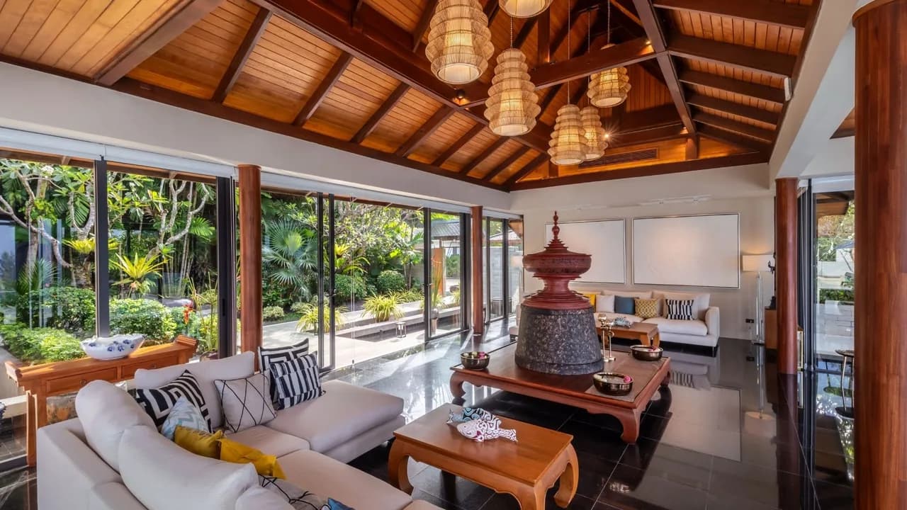 Luxurious Cliffside Villa With Infinity Pool photo 4