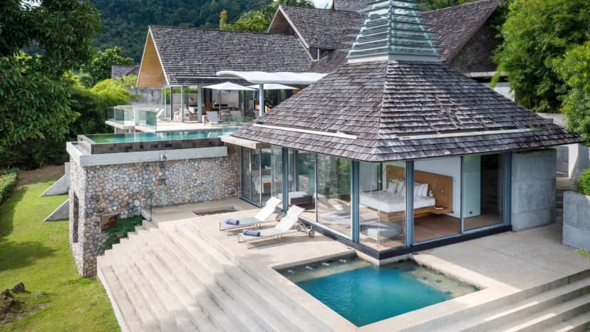 Oceanfront Villa With Luxurious Modern Amenities