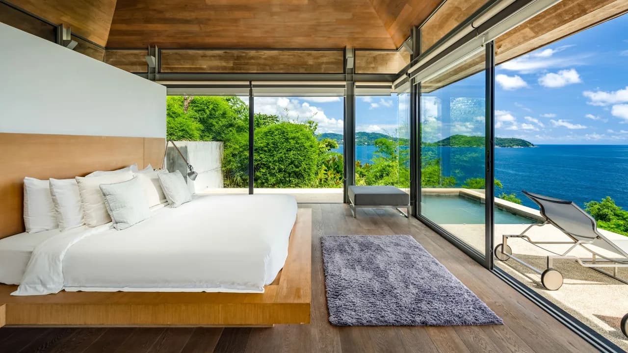 Oceanfront Villa With Luxurious Modern Amenities photo 3