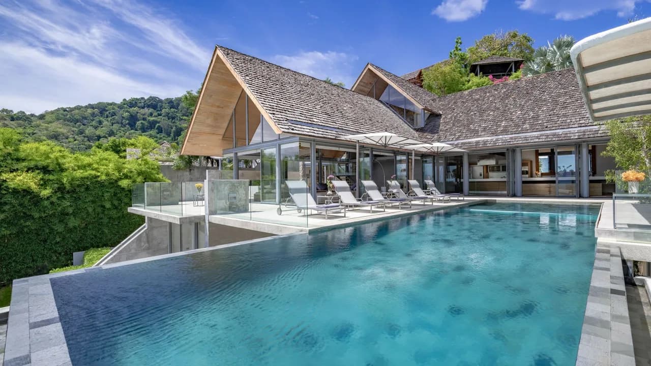 Oceanfront Villa With Luxurious Modern Amenities photo 5