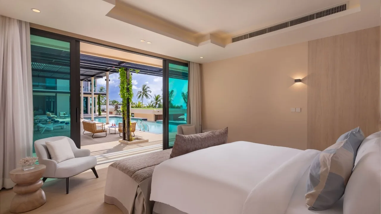 Oceanfront Villa With Two Infinity Swimming Pools photo 3
