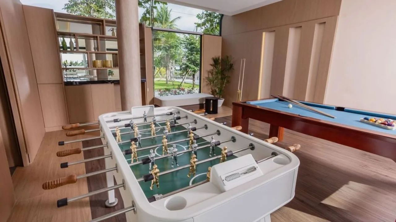 Oceanfront Villa With Two Infinity Swimming Pools photo 4