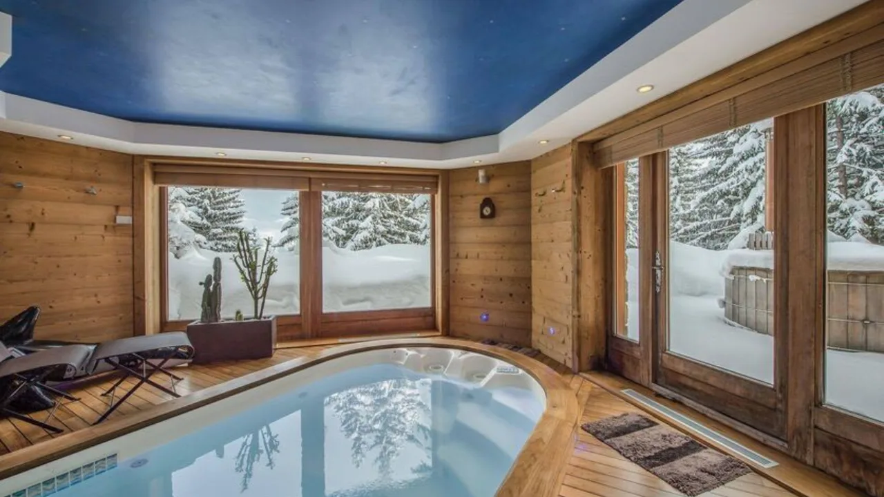 Luxurious Chalet in Courchevel 1850 photo 3
