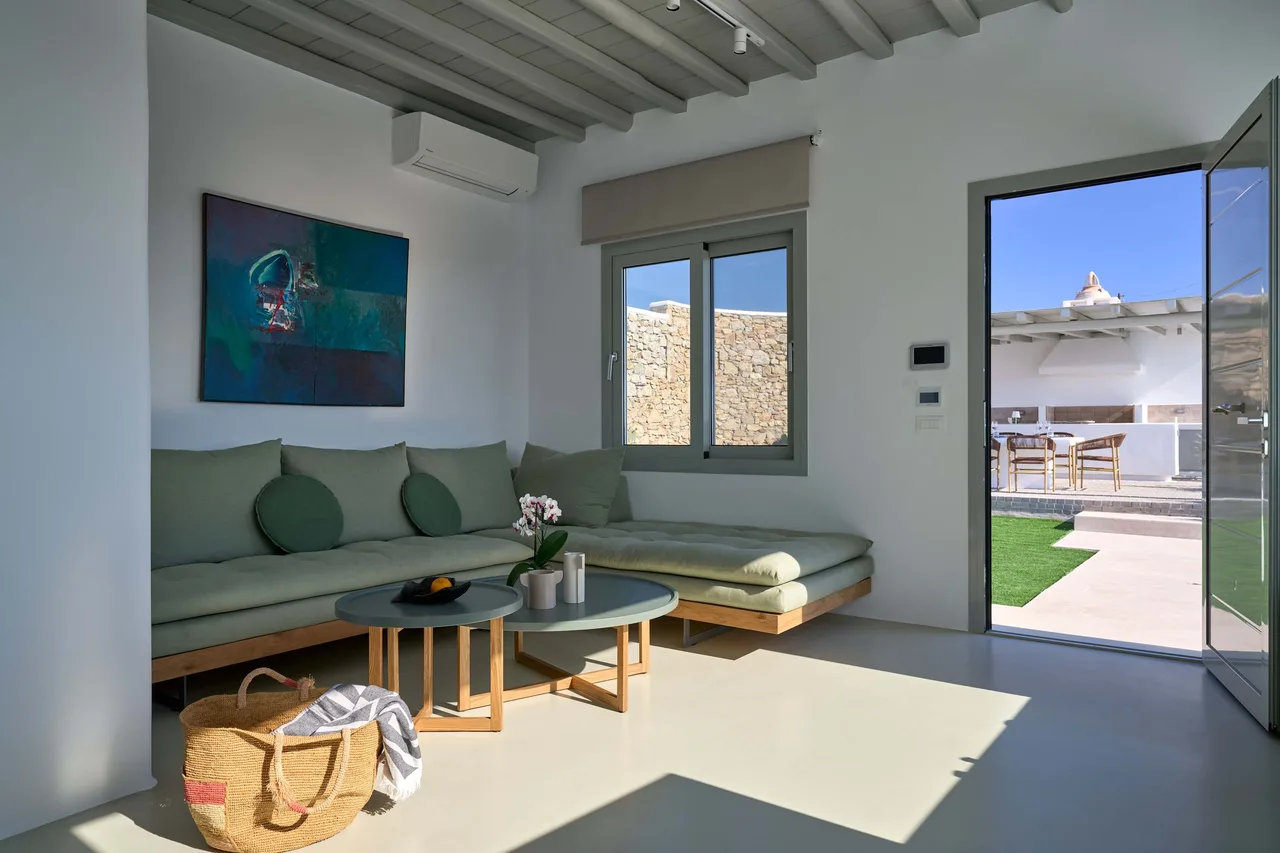 Tranquil Mykonos Escape With Sublime Views photo 2