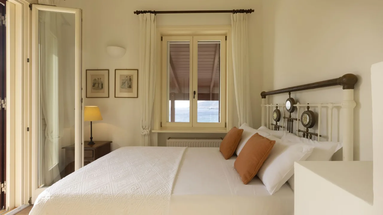 Stylish Andros Beach House Veranda Dreams photo 2