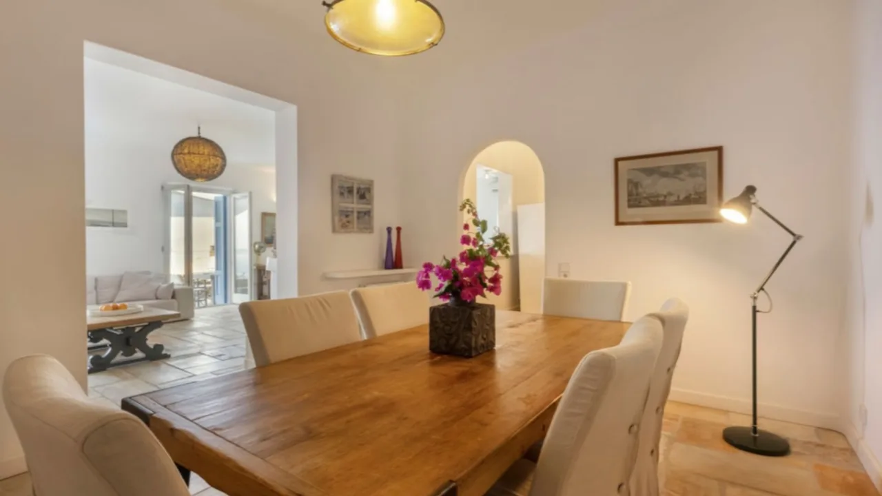 Spacious Getaway With Gorgeous Nature Surroundings photo 5