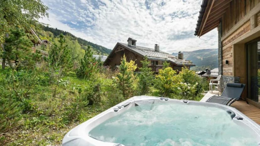 Cozy Méribel Village Chalet With Sauna