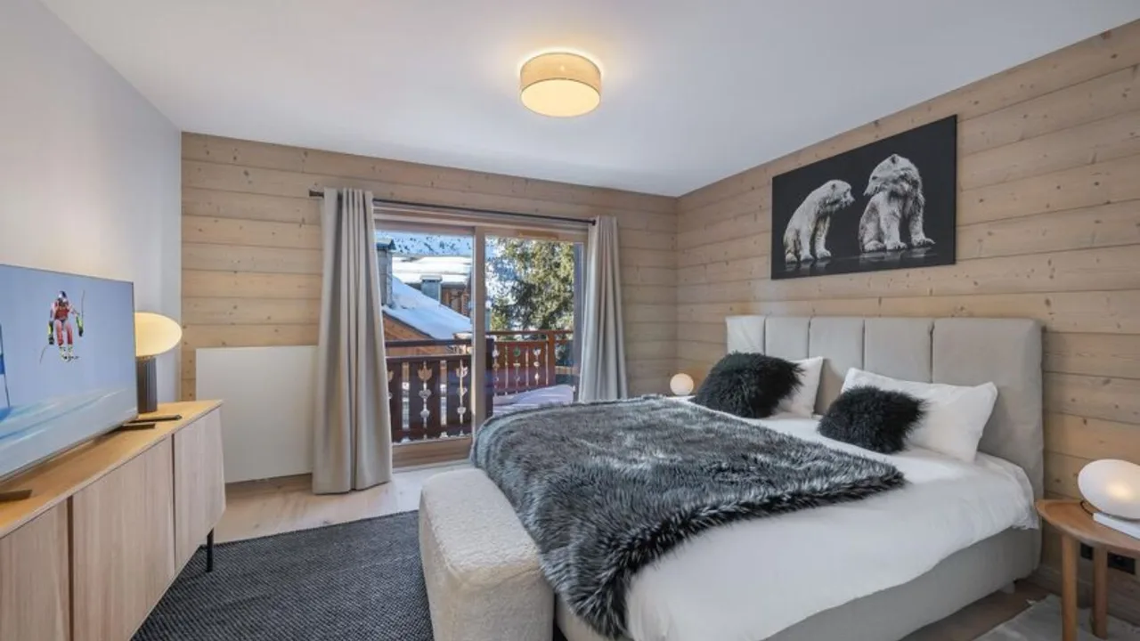 Stylish Meribel Getaway With Fireplace Warmth photo 2