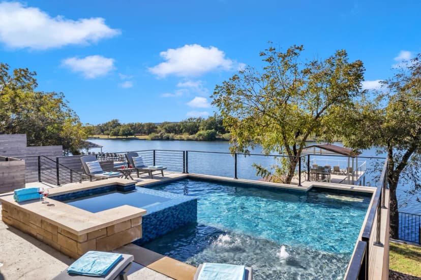 Waterside Luxury Villa in Burnet County