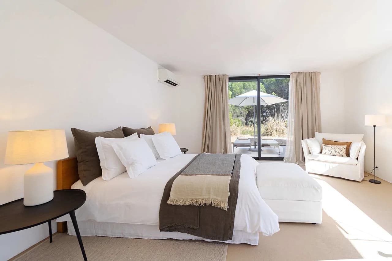 Luxx Haven 5BR Beachfront Villa photo 2