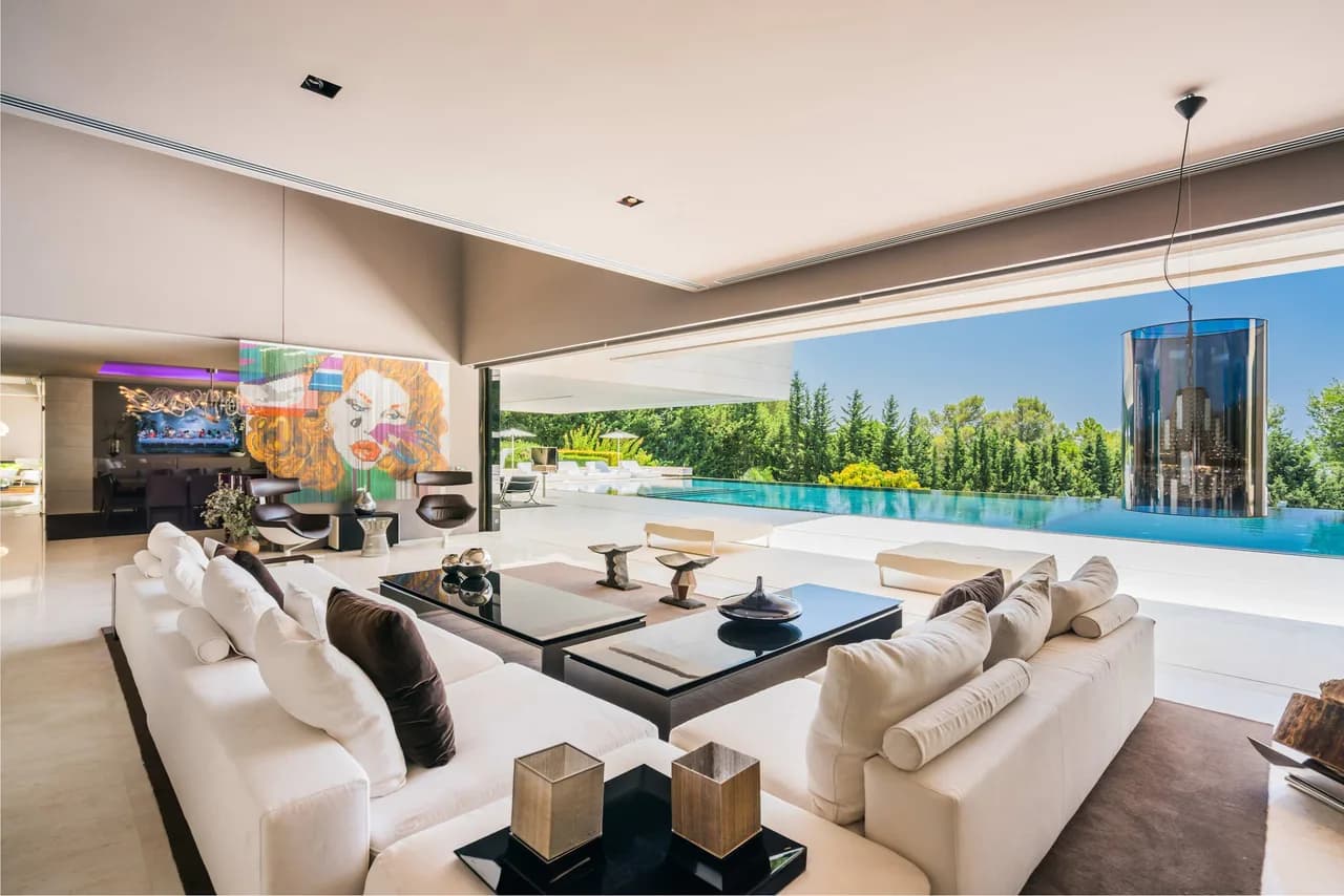 Modern Luxury Villa with Tennis Court in Marbella photo 3