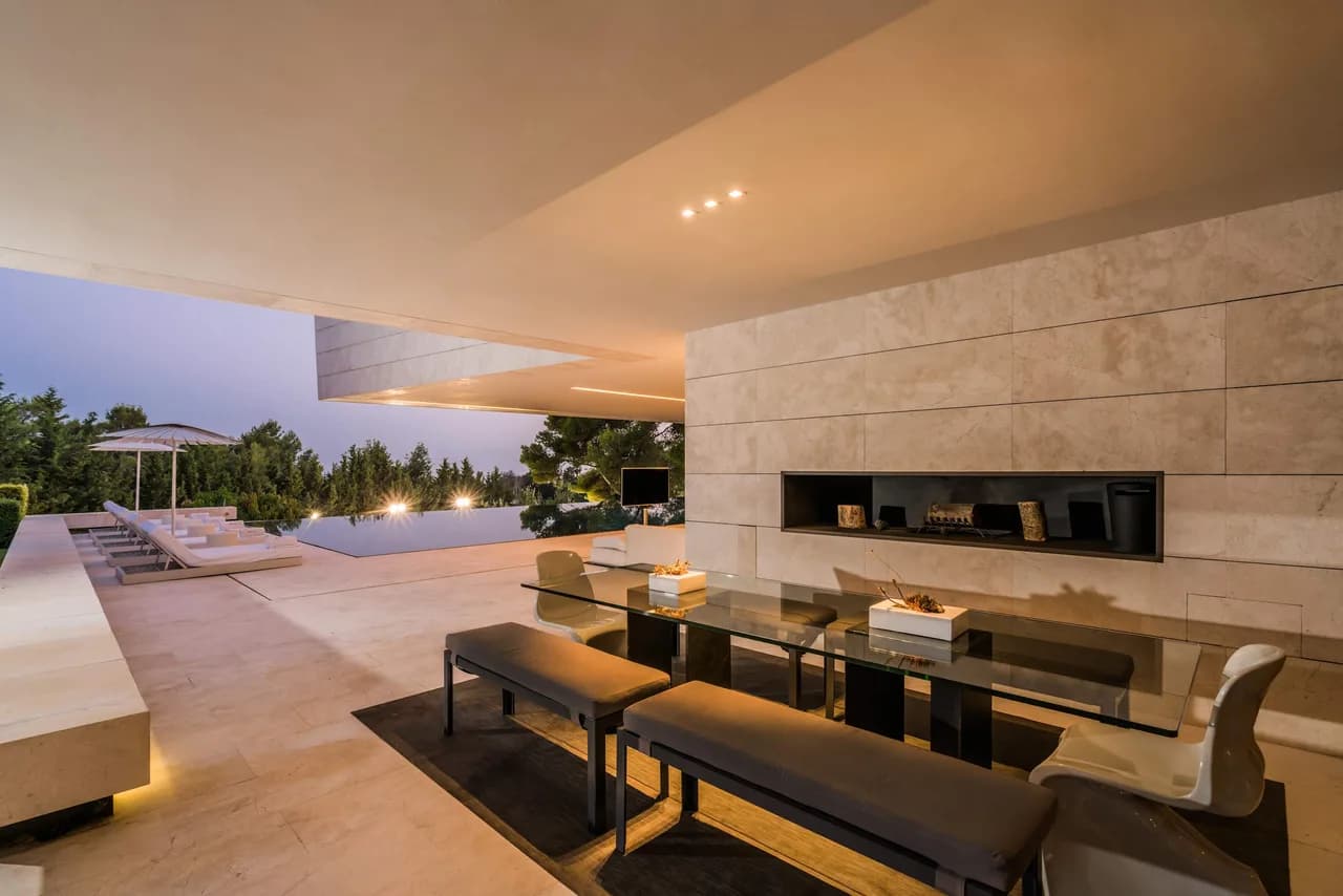 Modern Luxury Villa with Tennis Court in Marbella photo 5