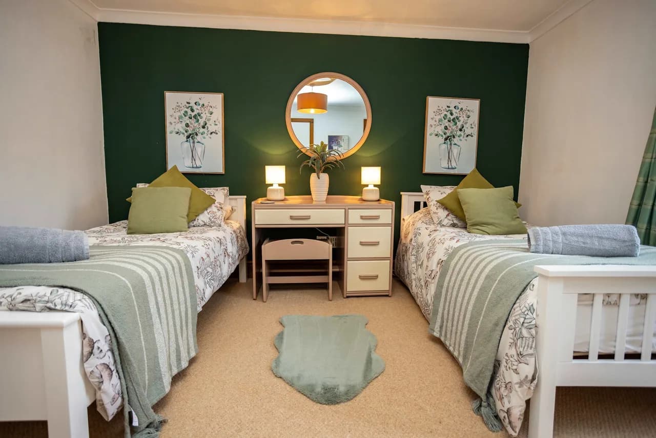 Spacious Six Bedroom Estate in St Florence, Pembrokeshire photo 3