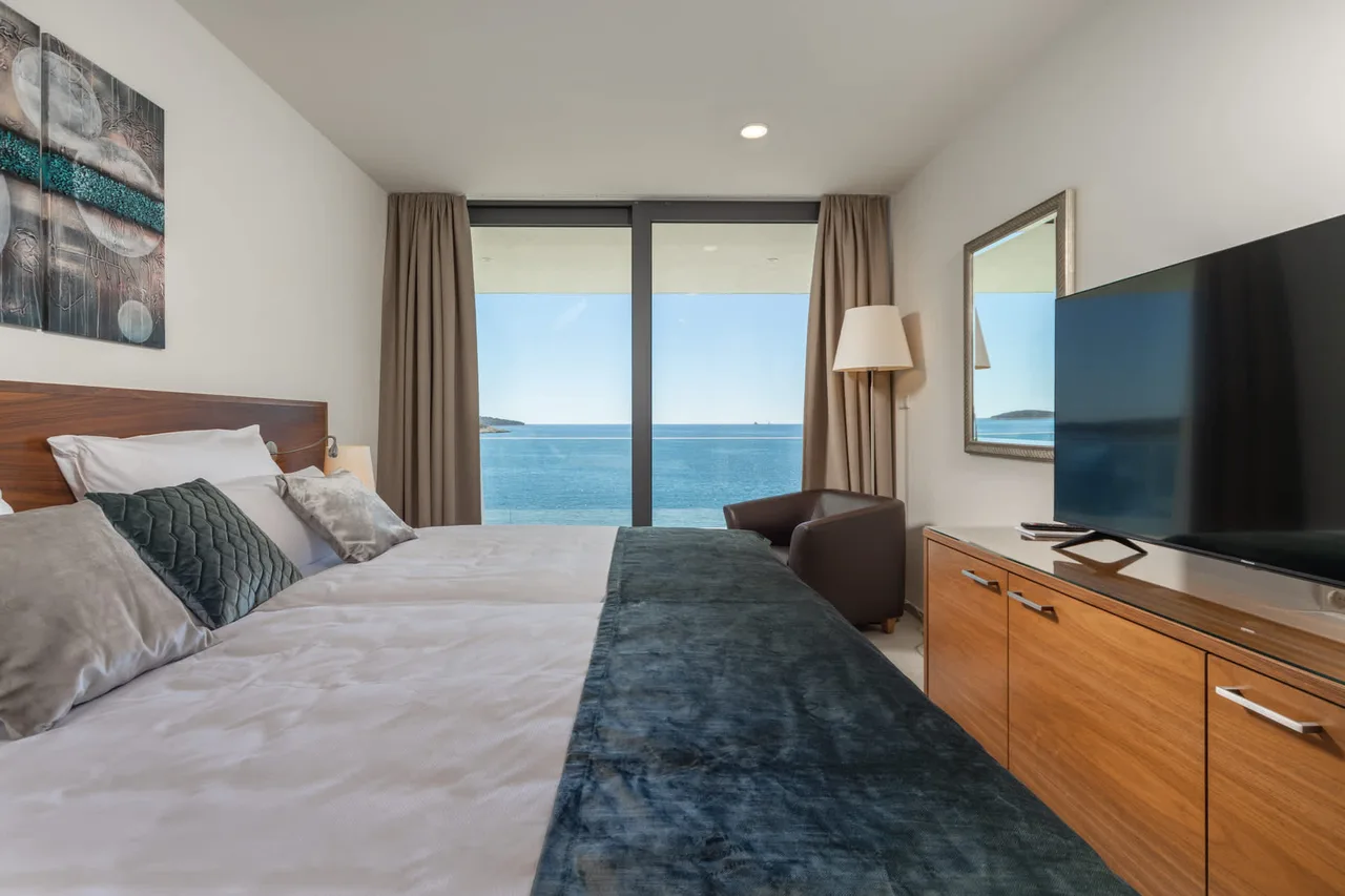 Miracle Seaside Luxury 5BR Beachfront Oasis photo 4