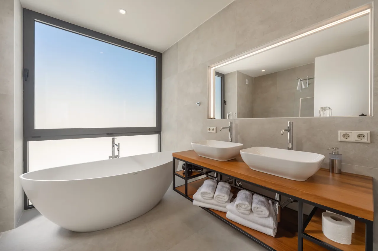 Miracle Seaside Luxury 5BR Beachfront Oasis photo 5