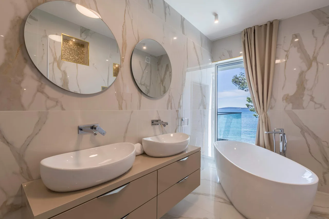 Kaštel's Hidden Gem Seafront 5BR Luxury Villa photo 5