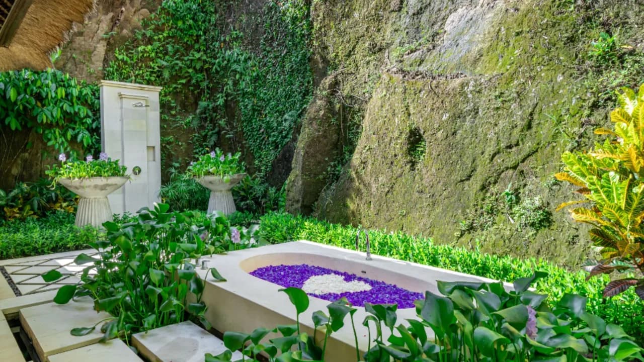 Balinese Villa With Private Plunge Retreat photo 4