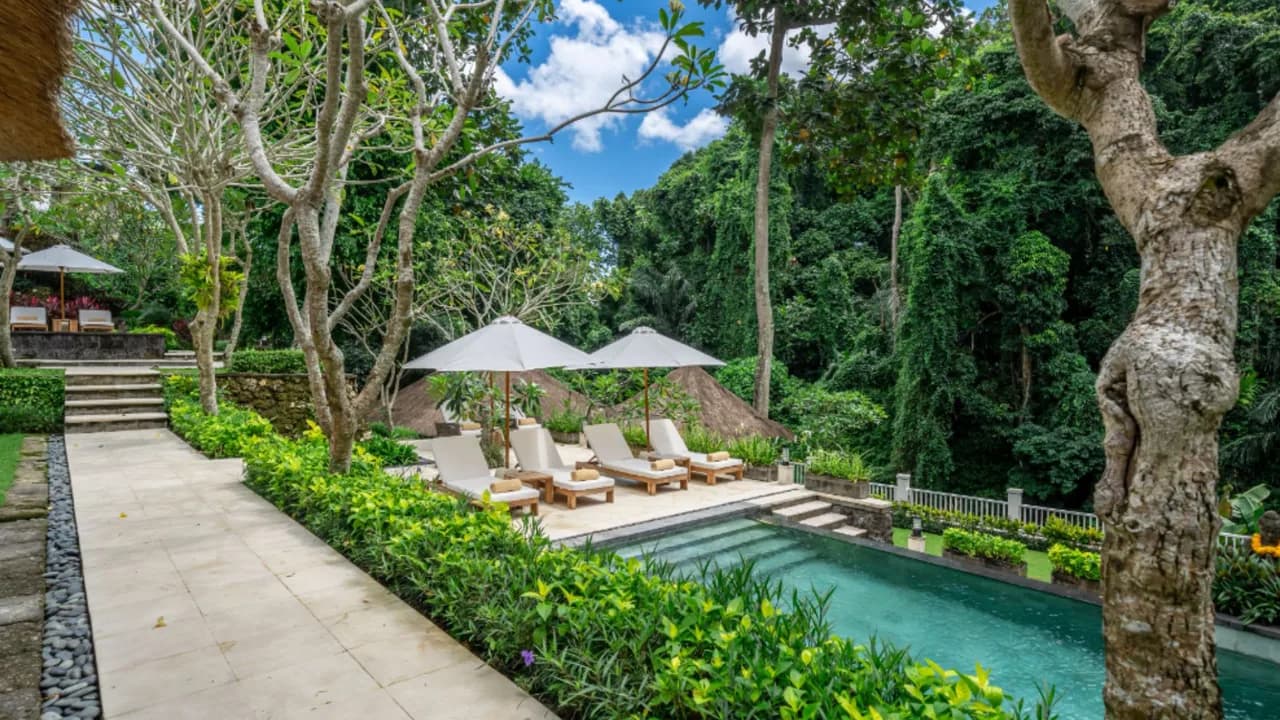 Balinese Villa With Private Plunge Retreat photo 5