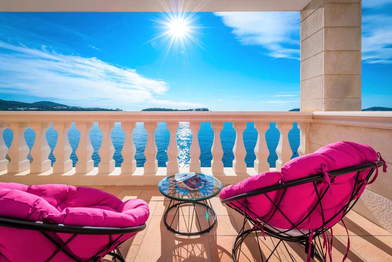 Lozica Luxurious Seafront Villa 5BR w/ Jacuzzi photo 2